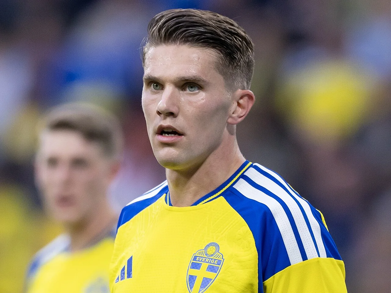 Viktor Gyökeres i den svenska landslagströjan under en match
